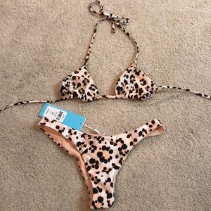 Beach bunny swimsuit never worn still has tags